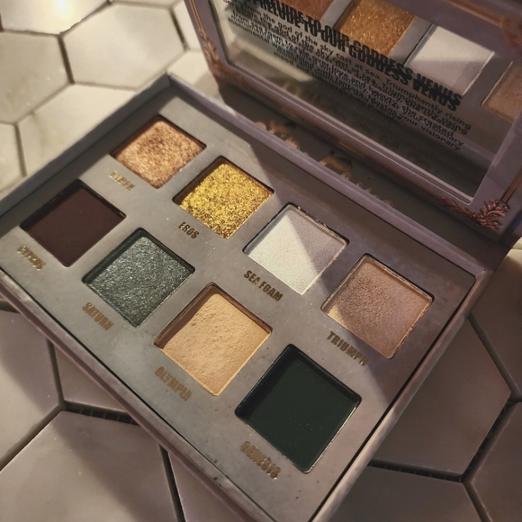 Lime Crime Venus Prelude Chroma Eyeshadow Palette - Picture 1 of 4